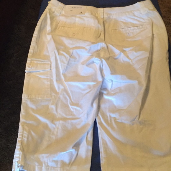 Modern fit Capri. NWT 8 average - Picture 3 of 4